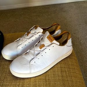 10.5 White/Khaki Olukai